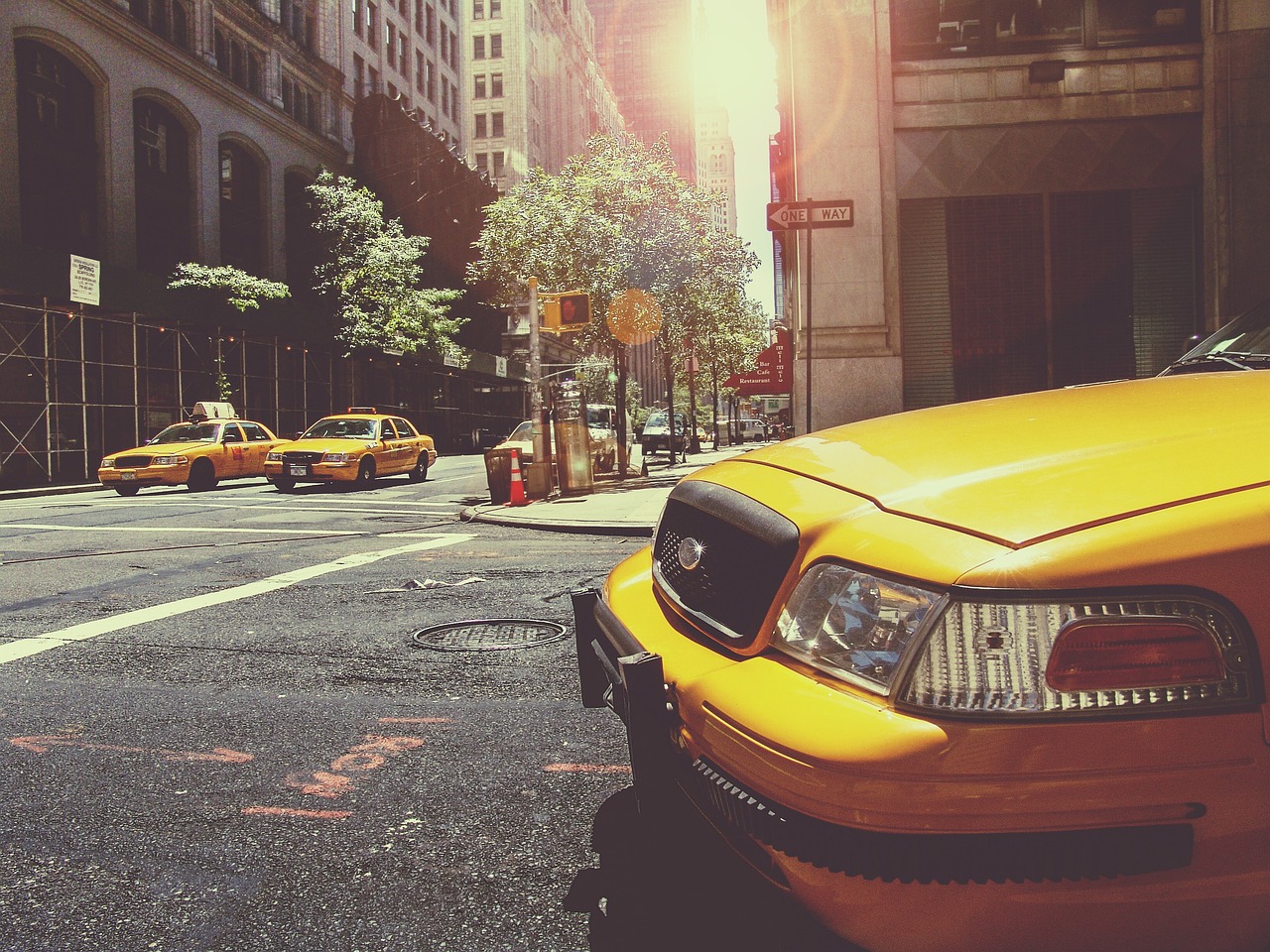 How to build an app like Uber architecture cost and features